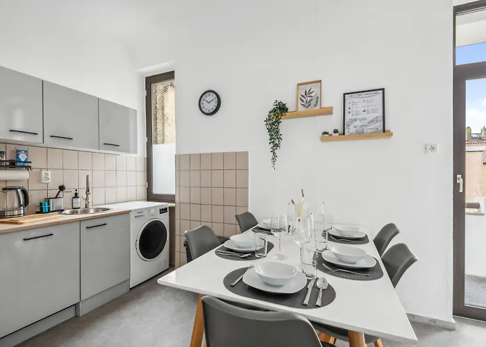 Apartman Fabylous Homes I Gruppen I Waschtrockner I Balkon I Belebte Lage Wiesbaden